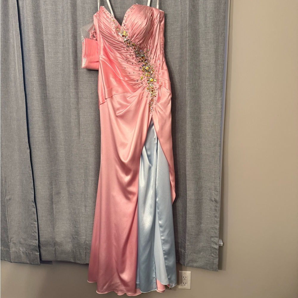 Elegant Pink Evening Gown - Picture 2 of 3